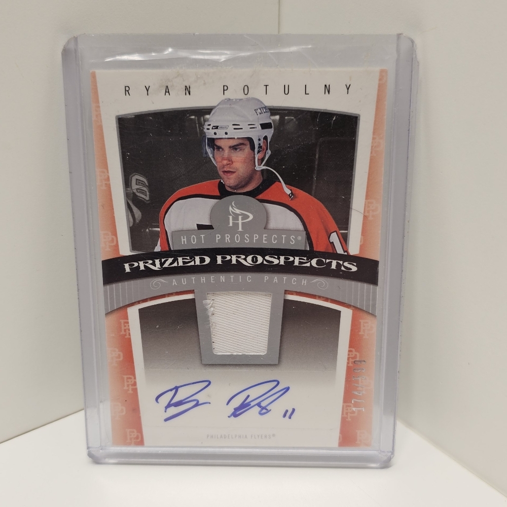 Prized Prospects Hockey Card with Autograph